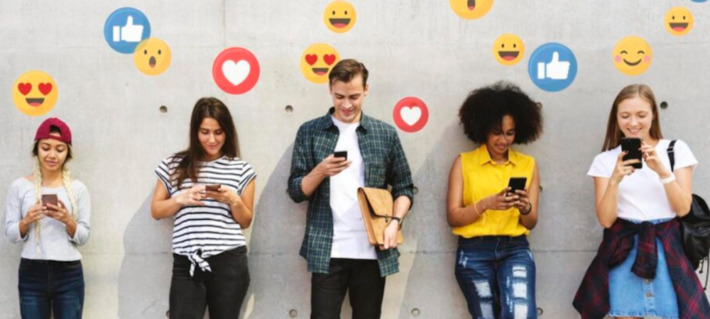 Jongeren met smartphones