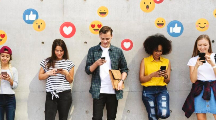 Jongeren met smartphones