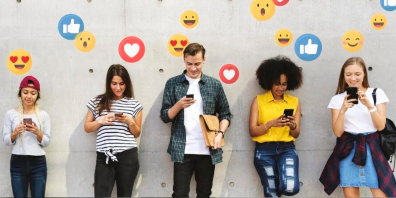 Jongeren met smartphones